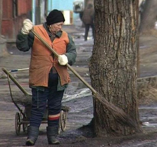 Фото дворник женщина