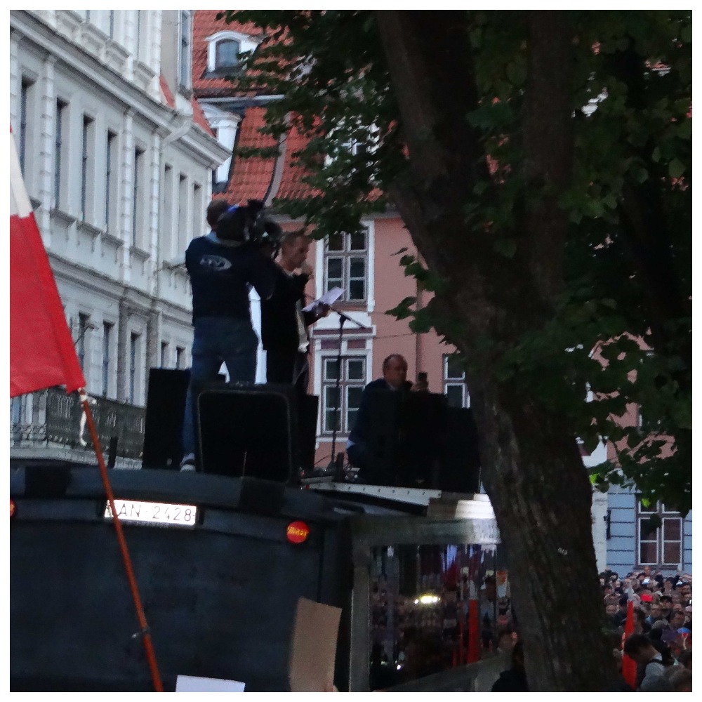 Протесты в Латвии: Мы-едины! Президент, выходи! Требуем отставки премьера Кариньша