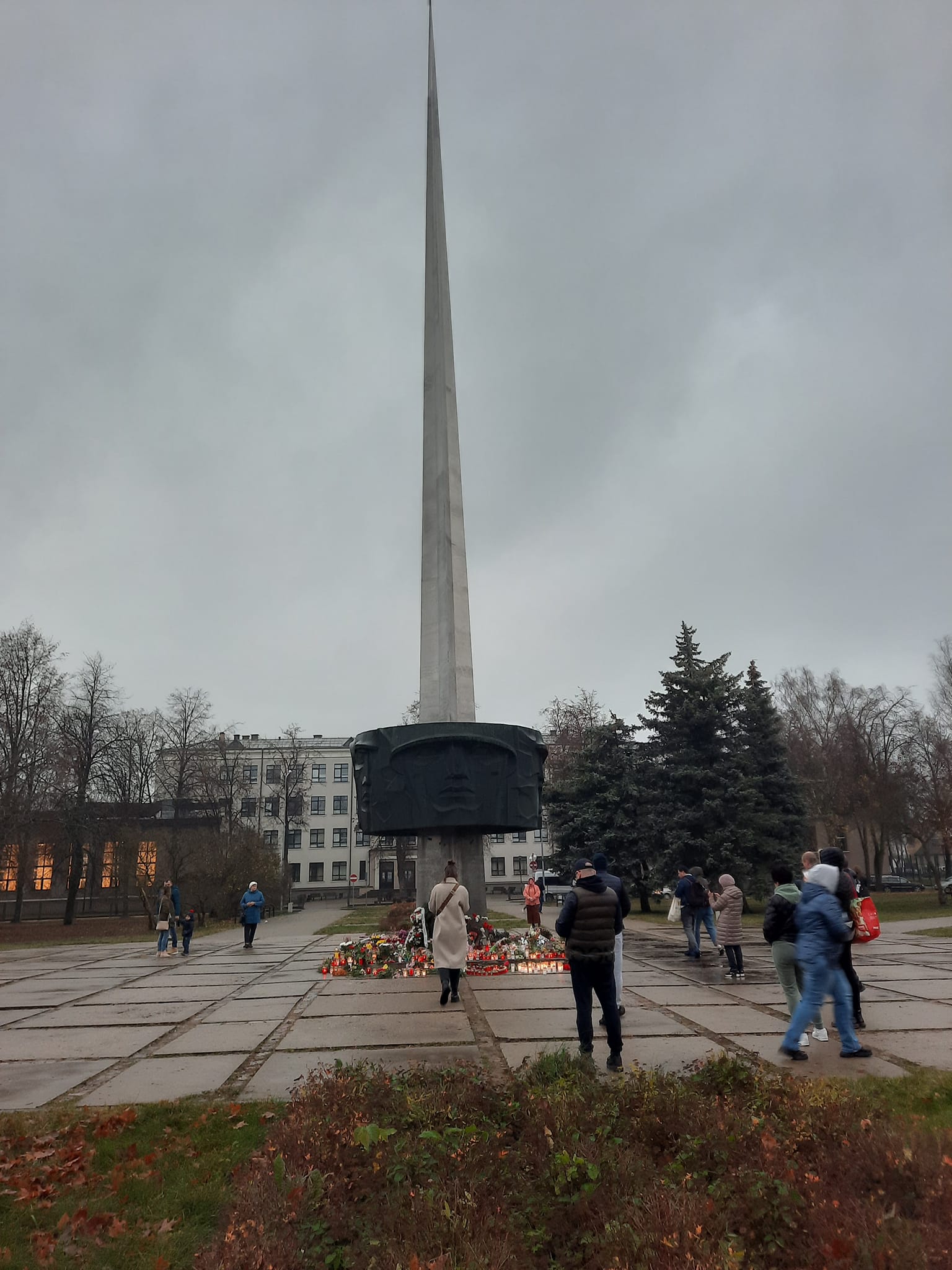 Даугавпилс прощается с памятником советскому солдату
