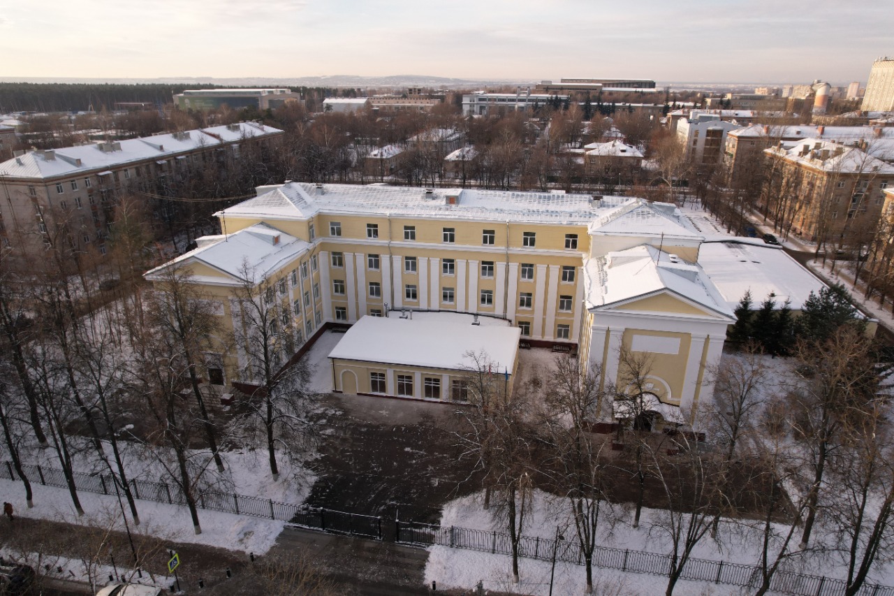 Губернатор Московской области Андрей Воробьёв осмотрел после капремонта школу в Жуковском