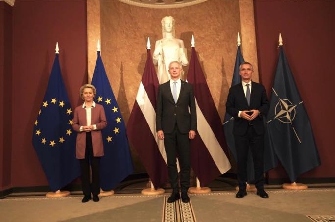 Генеральный секретарь НАТО Столтенберг: В случае необходимости в Латвию можно отправить 40 000 солдат