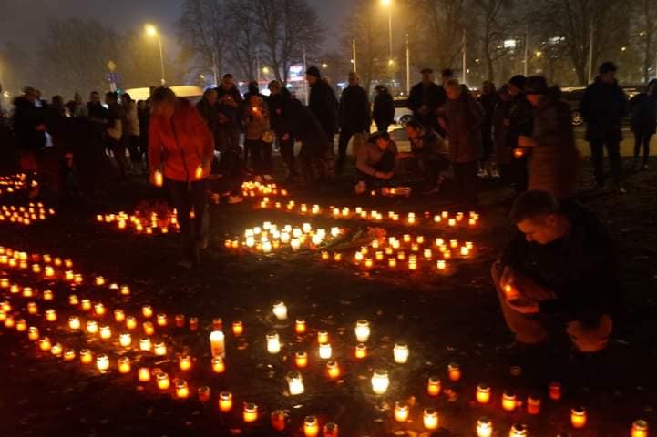 Советский памятник в Даугавпилсе снесен: власти Риги отдали приказ – не церемониться с непокорными