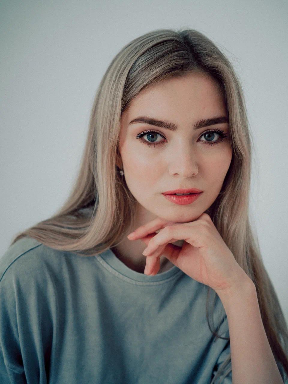 Актриса Алина Колесникова: «На курсе Бориса Клюева были одни суперкрасавицы»  