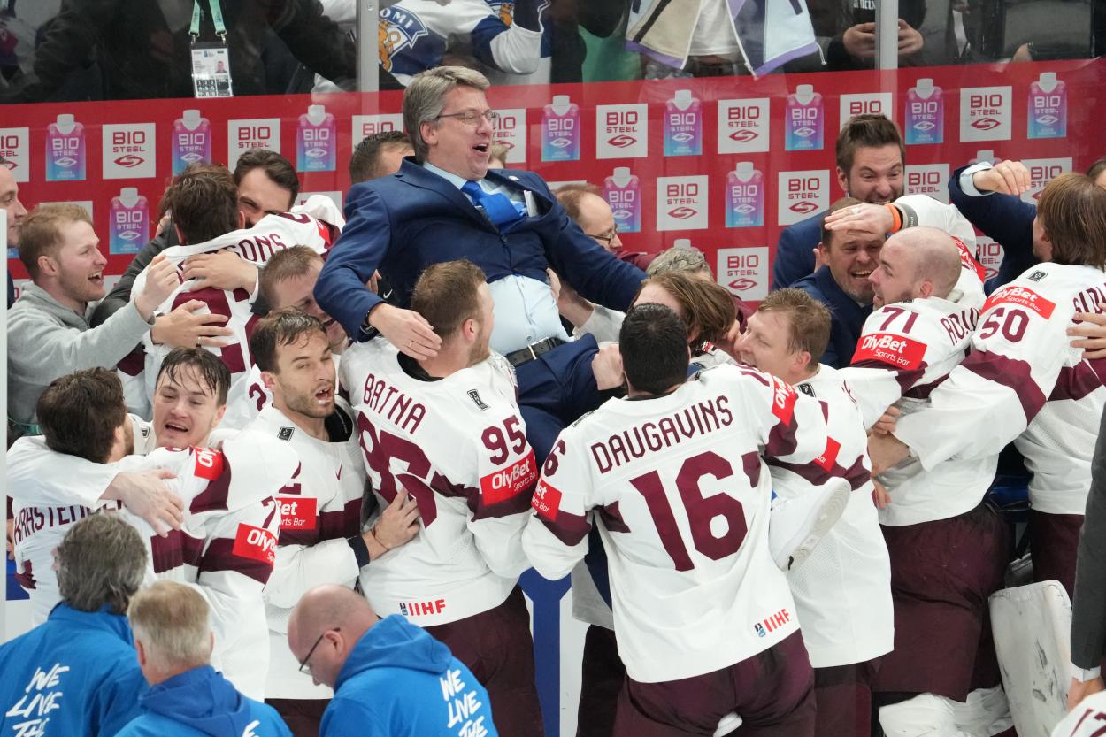 Сборная Латвии по хоккею впервые в истории завоевала медали на мировом первенстве