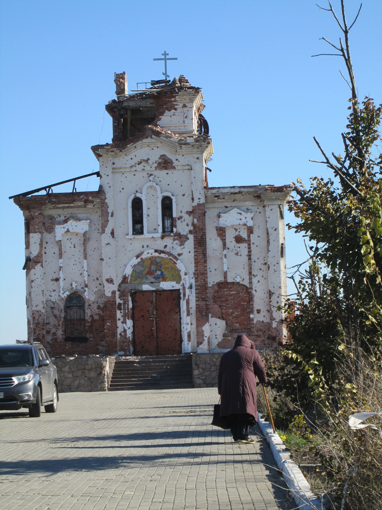 Иверский храм, что у Донецкого и аэропорта, это фото назвала Дорога к храму