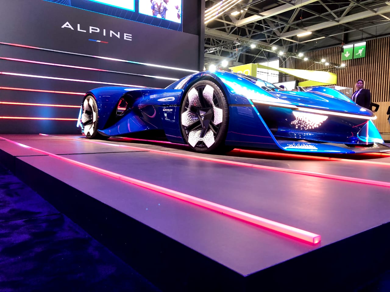 В Париже  стартовал автосалон Mondial de l’auto 2022